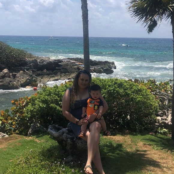 Meet your Posher, Mayra - Picture 1 of 1